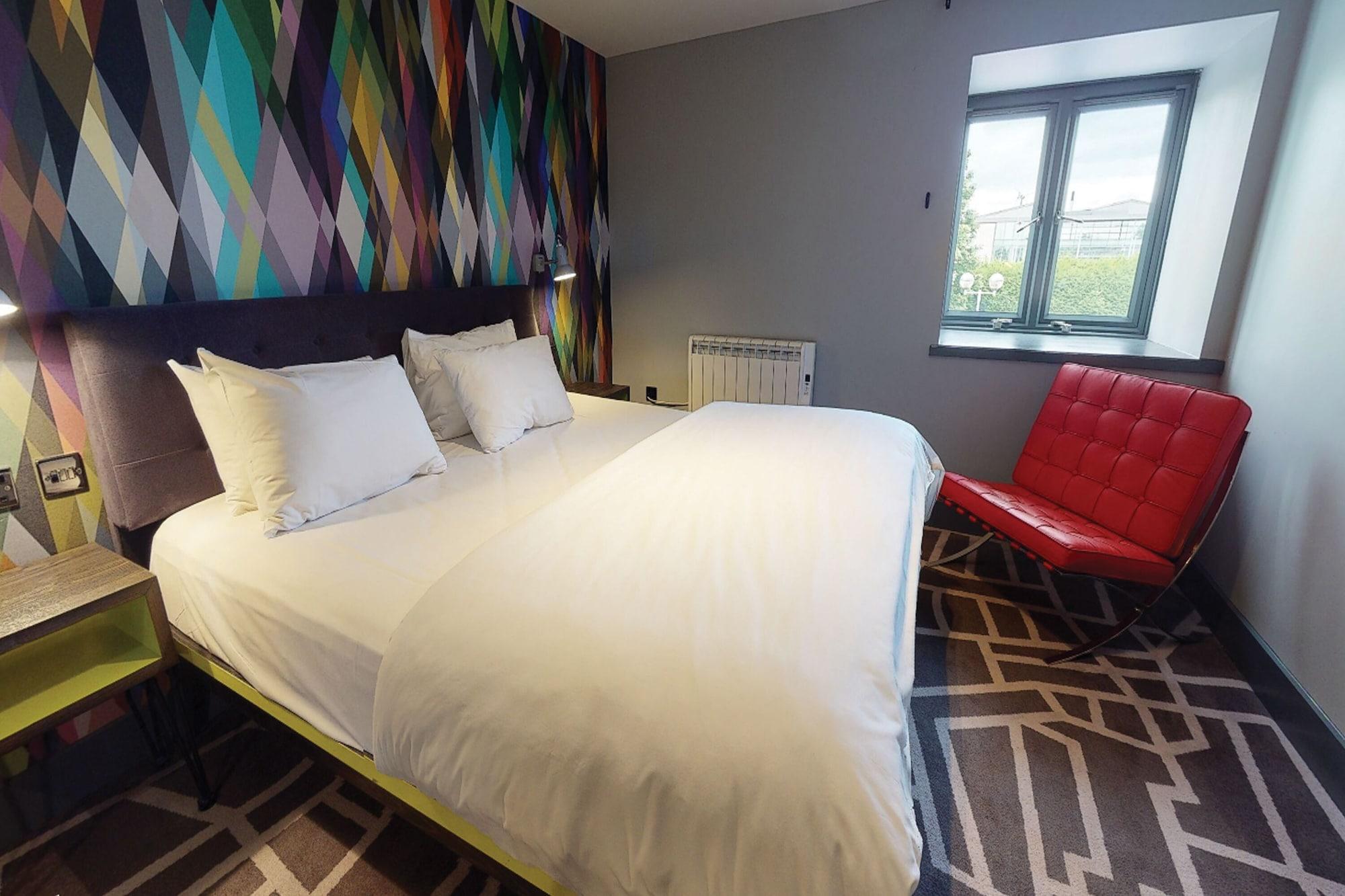 Village Hotel Warrington Eksteriør billede
