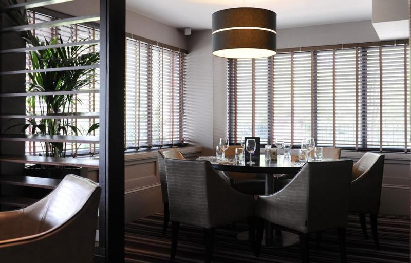 Village Hotel Warrington Eksteriør billede