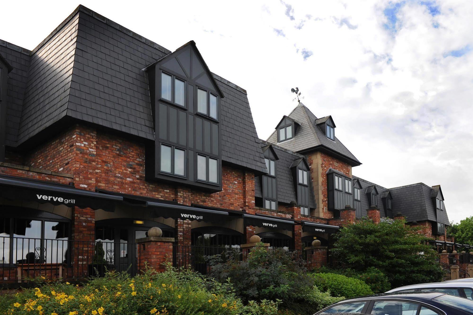 Village Hotel Warrington Eksteriør billede