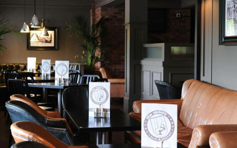 Village Hotel Warrington Eksteriør billede